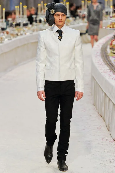 Look 70